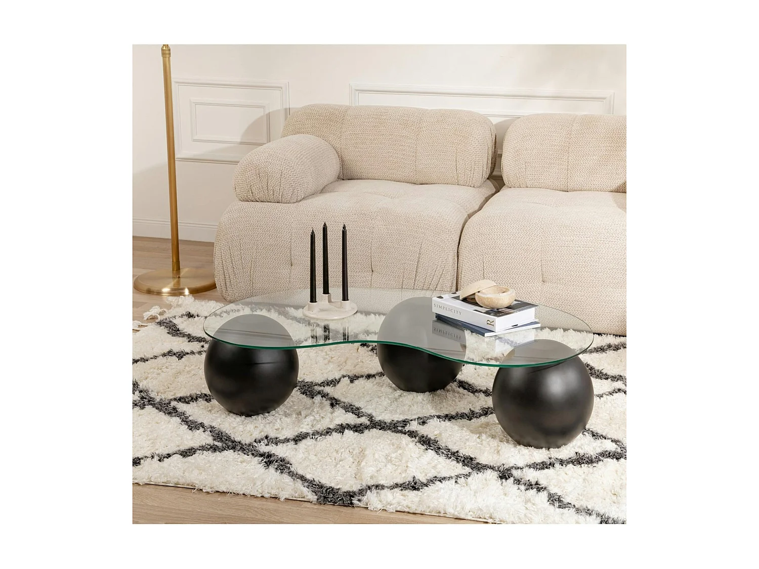 Table basse en verre design – 3 pieds boules noirs KOCHI
