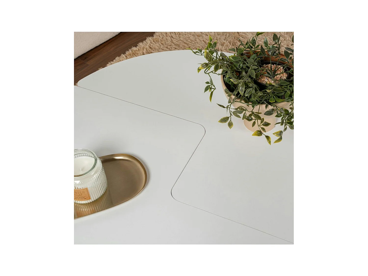 Table basse ronde blanche effet laque - design puzzle MARFA