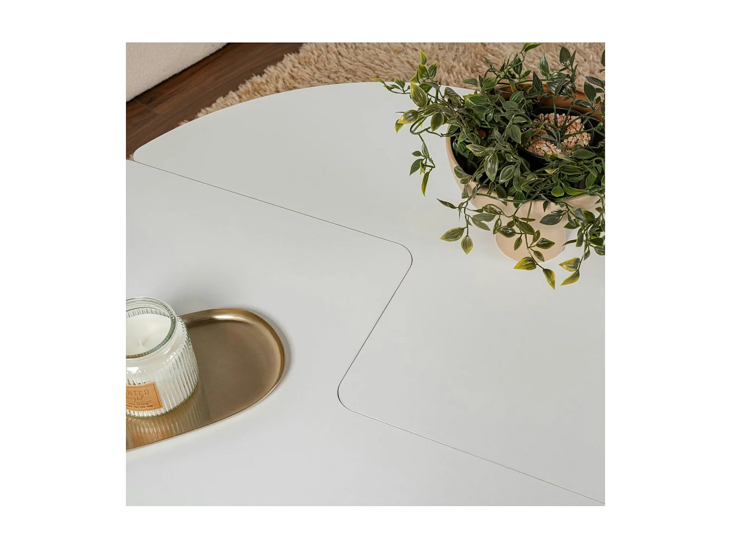 Table basse ronde blanche effet laque - design puzzle MARFA