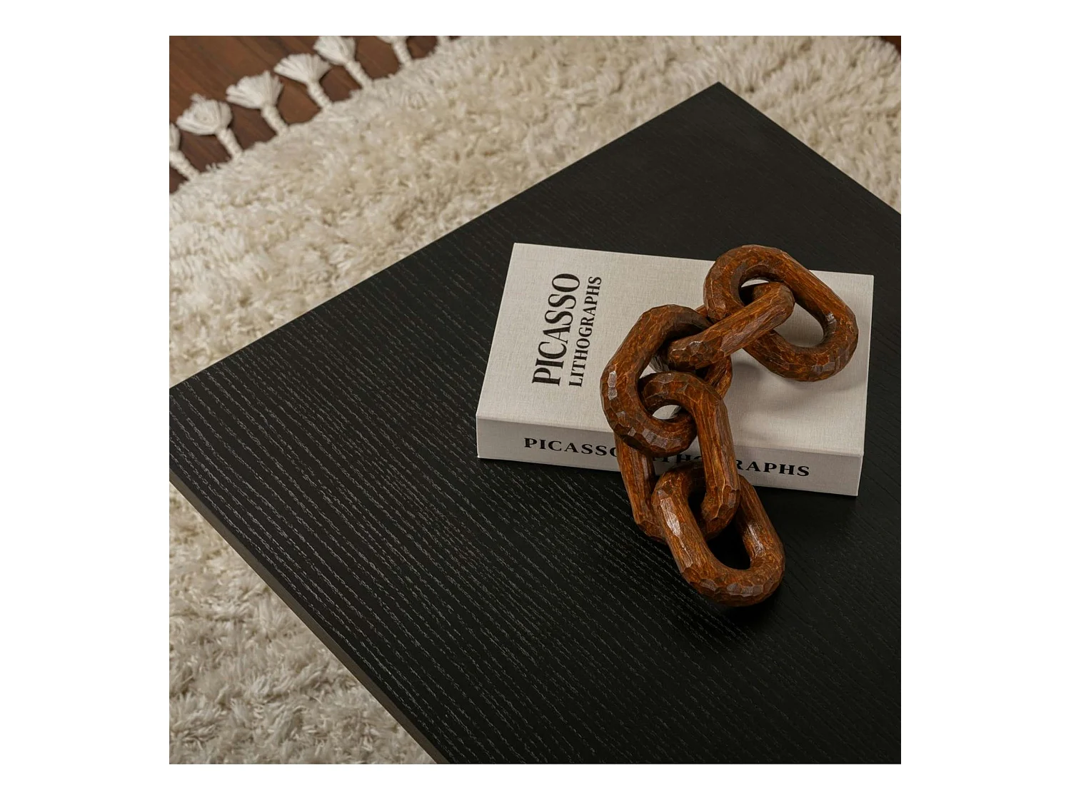 Table basse moderne noire effet bois - pieds en V MARFA