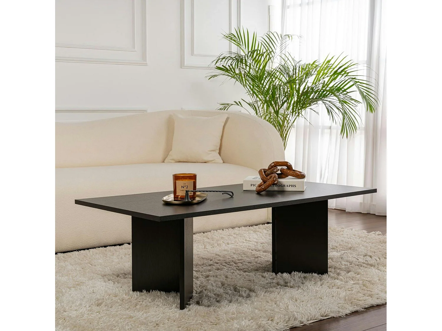 Table basse moderne noire effet bois - pieds en V MARFA