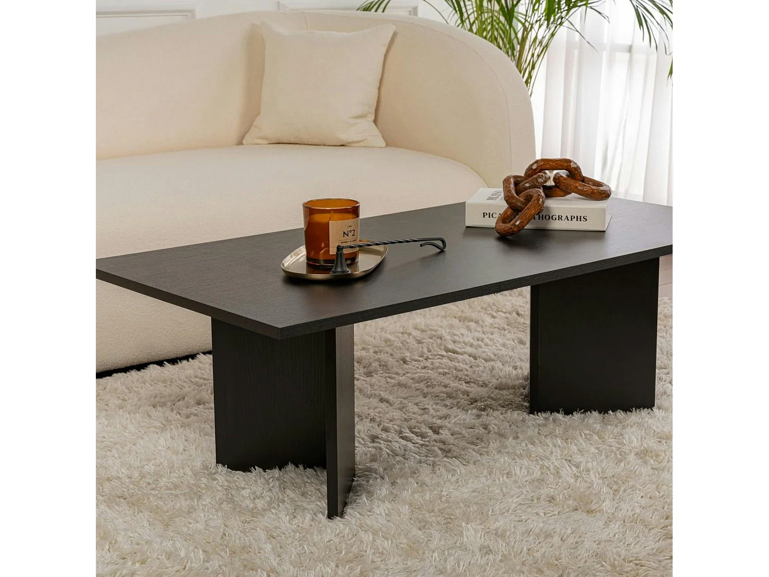 Table basse moderne noire effet bois - pieds en V MARFA