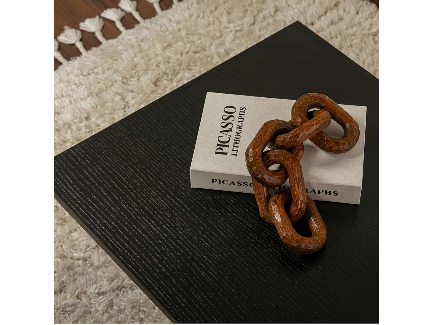 Table basse moderne noire effet bois - pieds en V MARFA