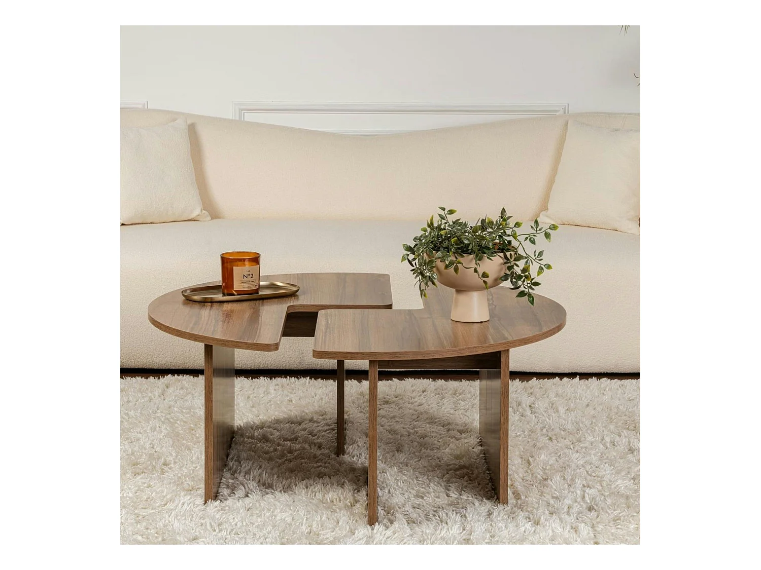 Table basse ronde effet bois de noyer - design puzzle MARFA