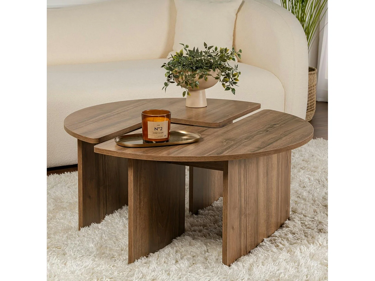 Table basse ronde effet bois de noyer - design puzzle MARFA