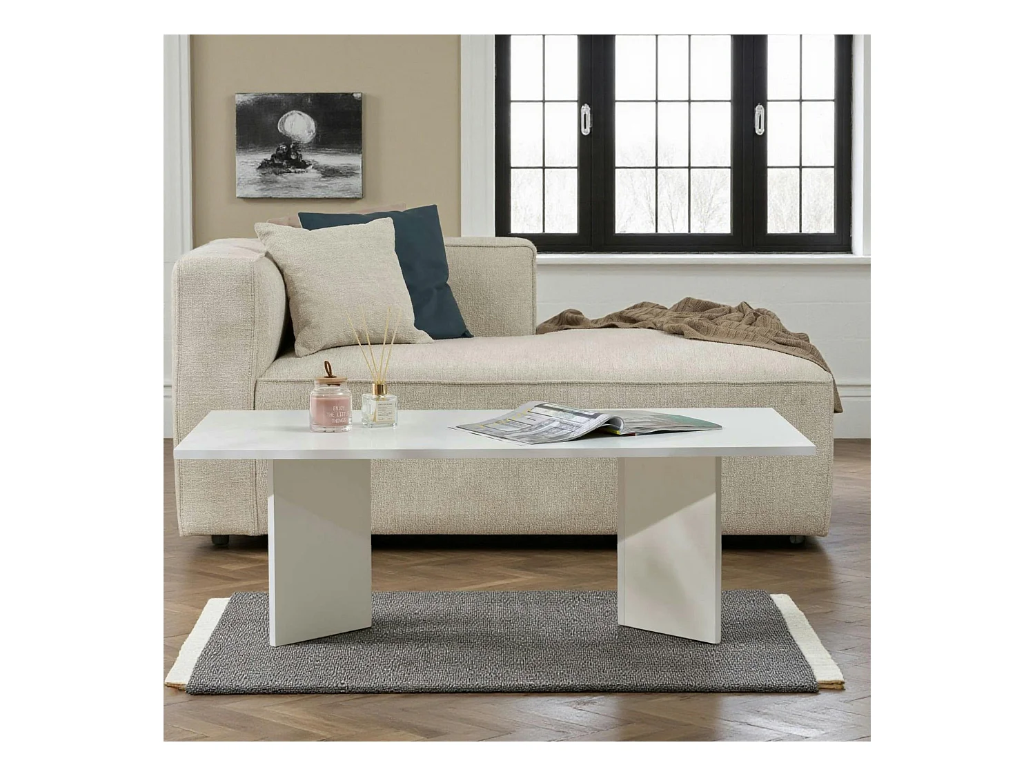 Table basse moderne blanche effet laque - pieds en V MARFA