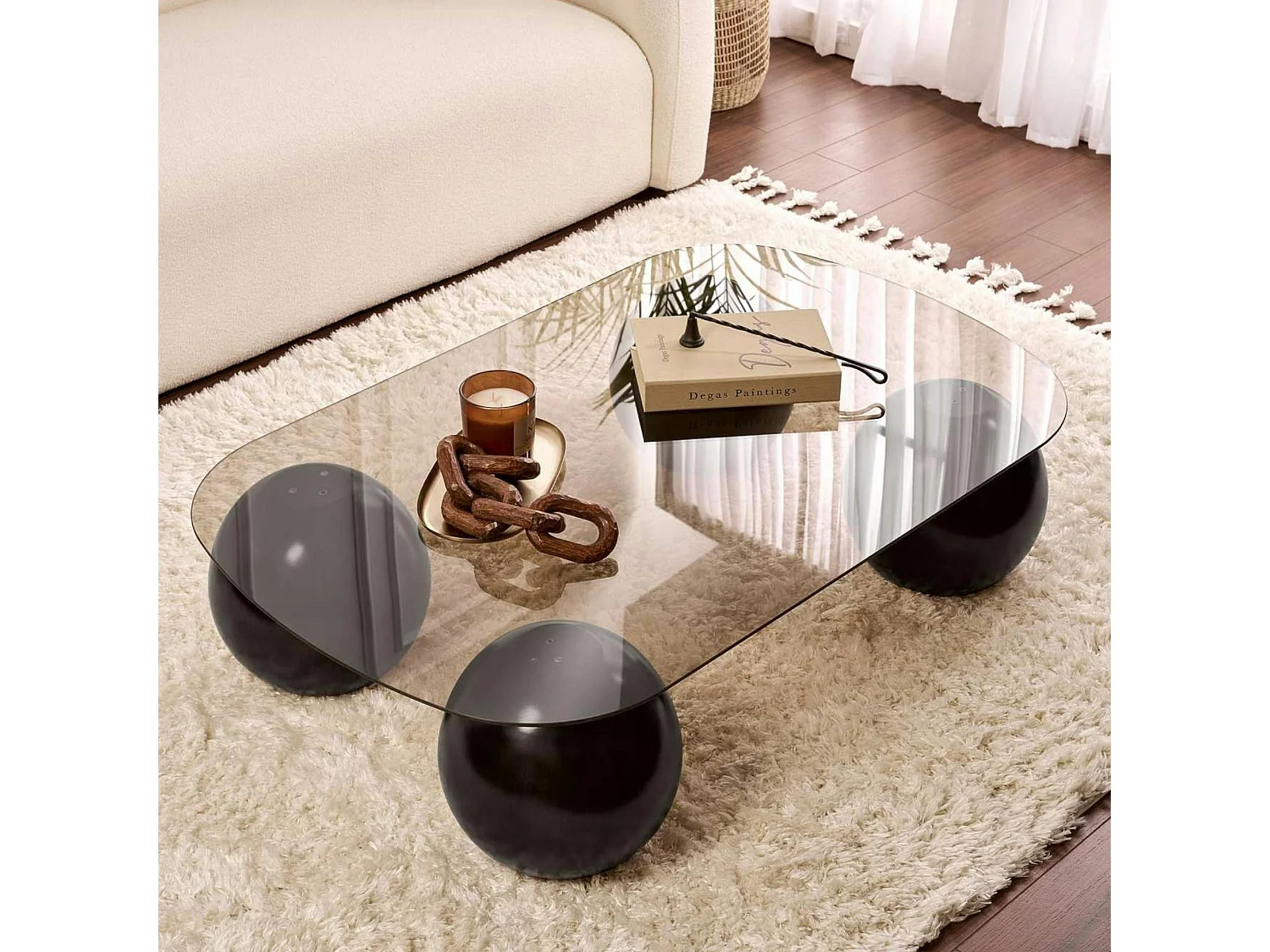 Table basse verre ambré bords arrondis - 4 pieds noirs KOCHI