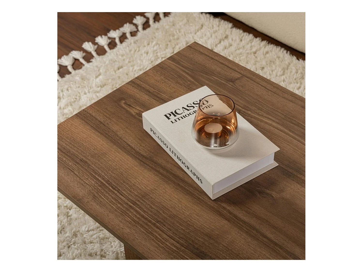 Table basse moderne effet bois de noyer - pieds en V MARFA