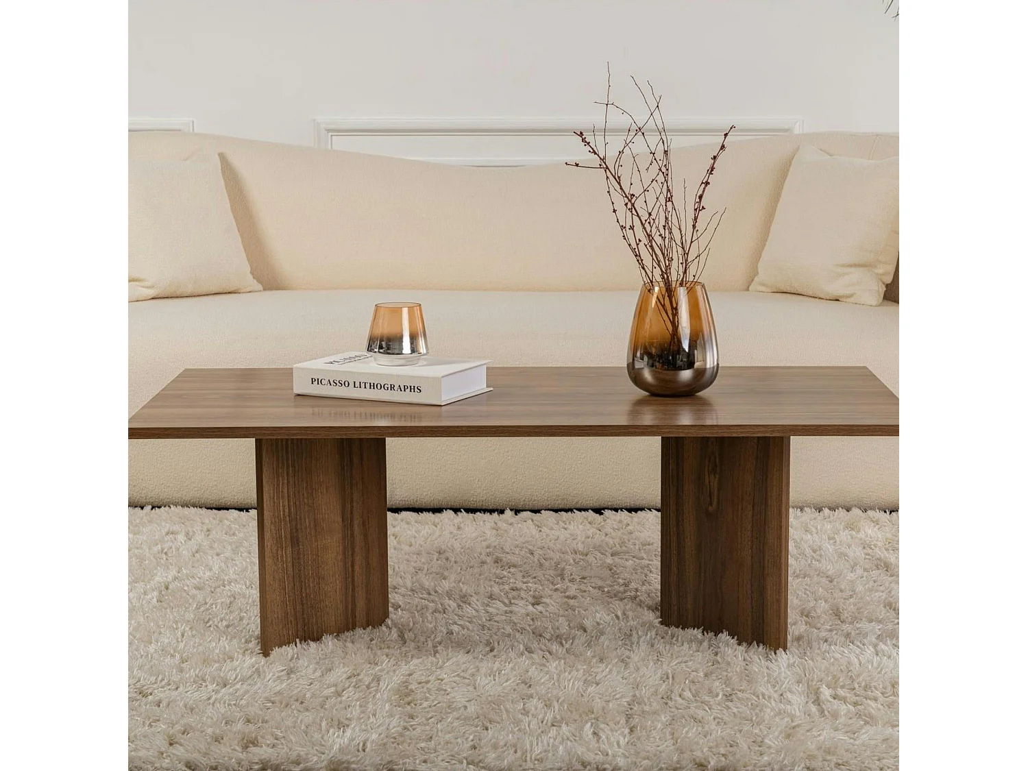 Table basse moderne effet bois de noyer - pieds en V MARFA