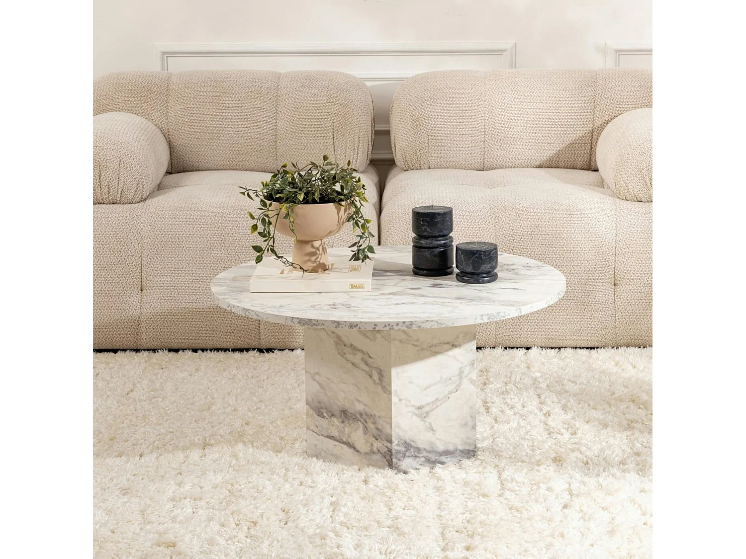 Table basse ronde effet marbre – pied hexagonal MARFA