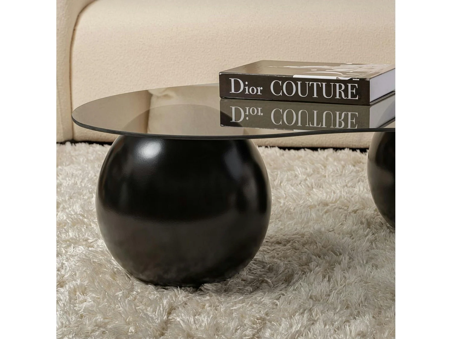 Table basse verre fumé design - 3 pieds boules noirs KOCHI