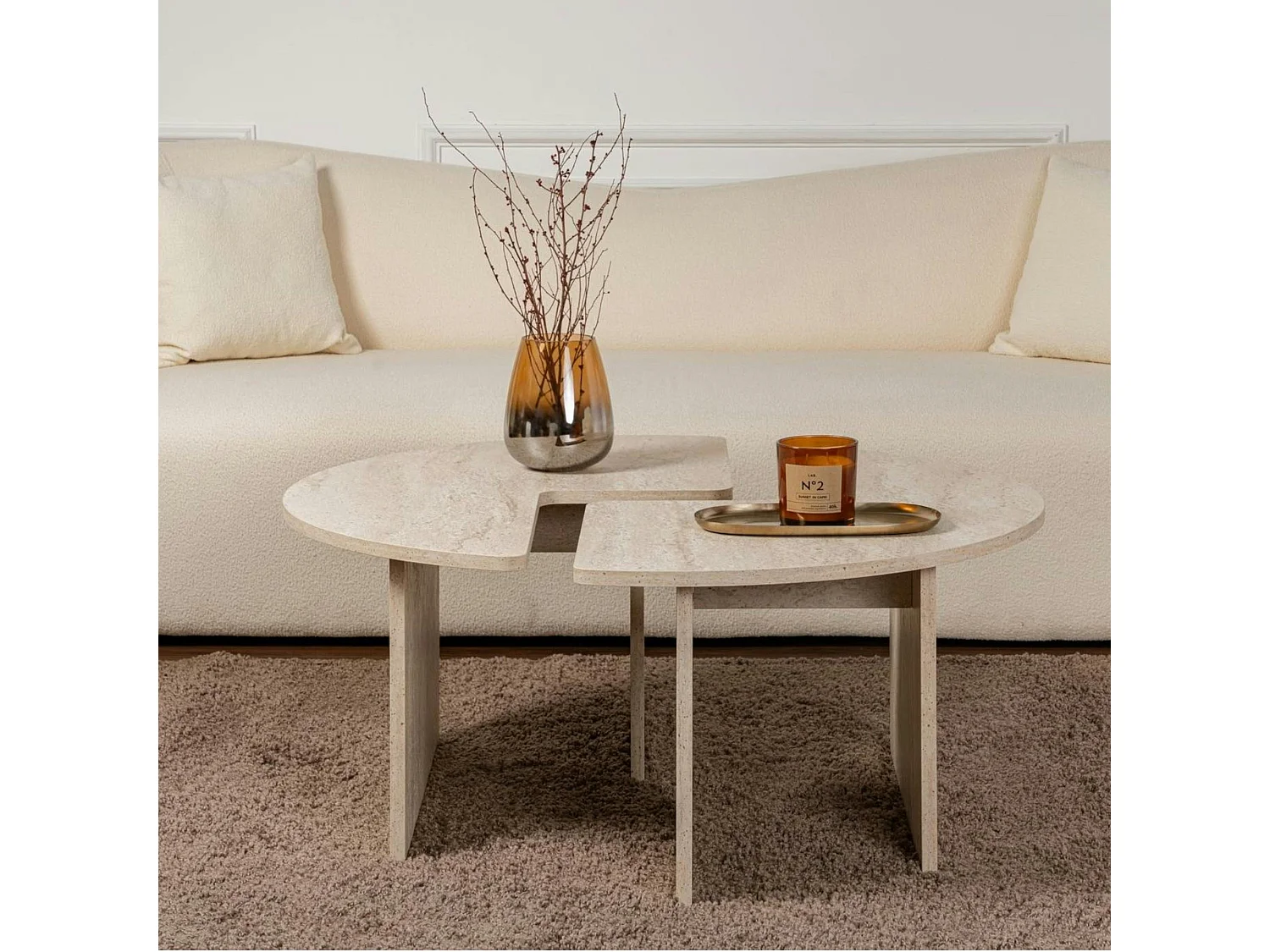 Table basse ronde effet travertin - design puzzle MARFA