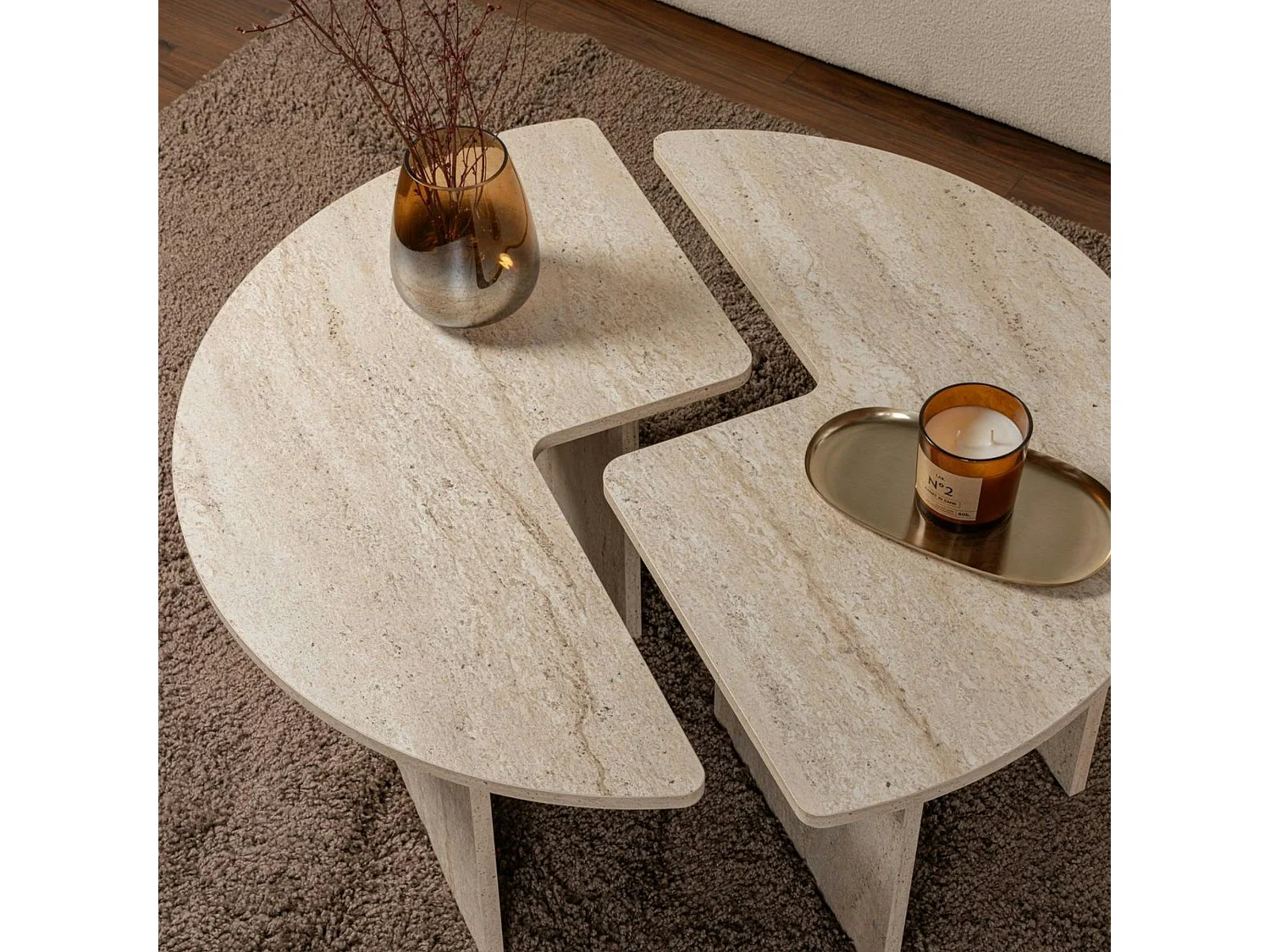 Table basse ronde effet travertin - design puzzle MARFA