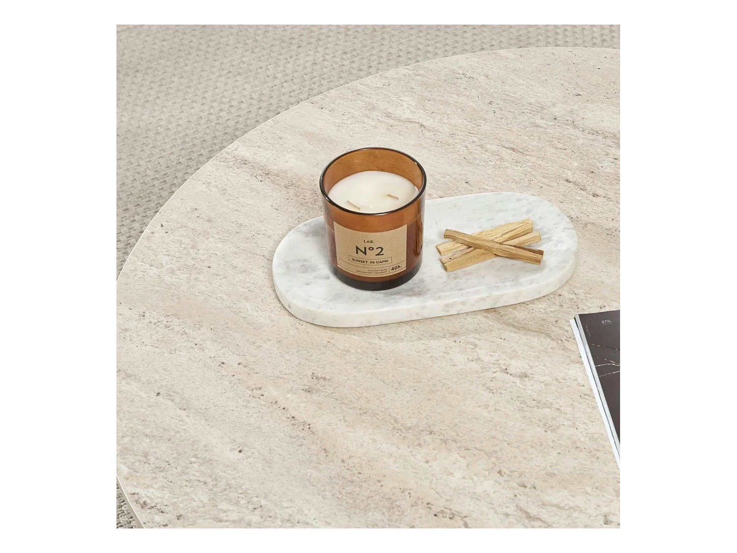 Table basse ronde minimaliste - effet travertin MARFA