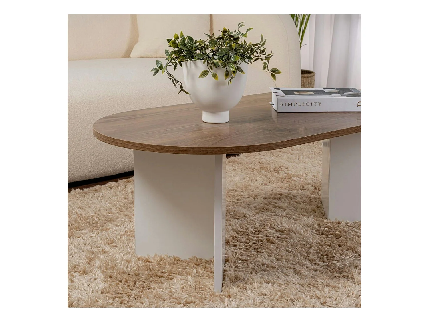 Table basse ovale plateau effet noyer - pieds en V MARFA