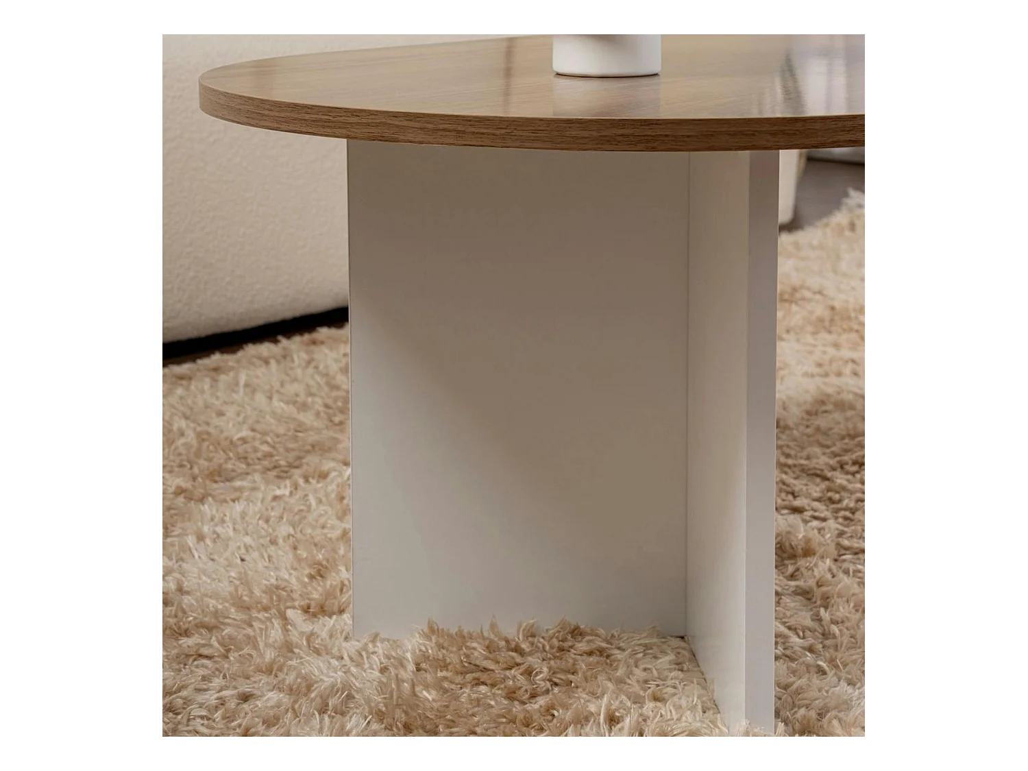 Table basse ovale plateau effet noyer - pieds en V MARFA