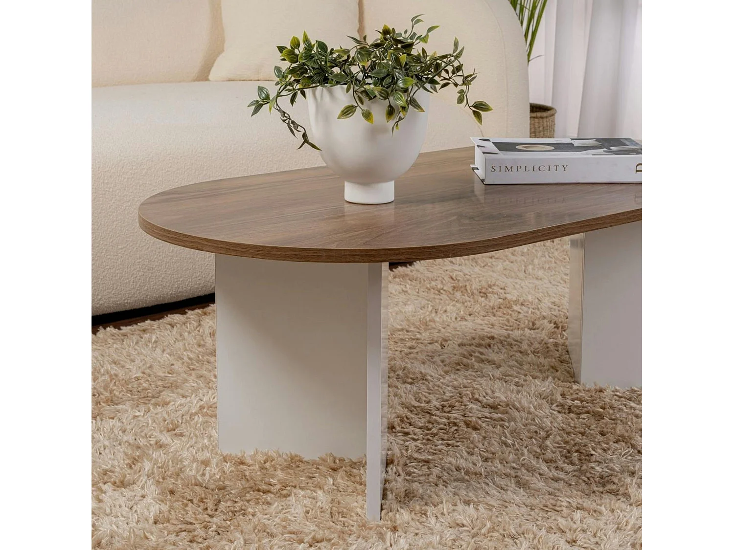 Table basse ovale plateau effet noyer - pieds en V MARFA