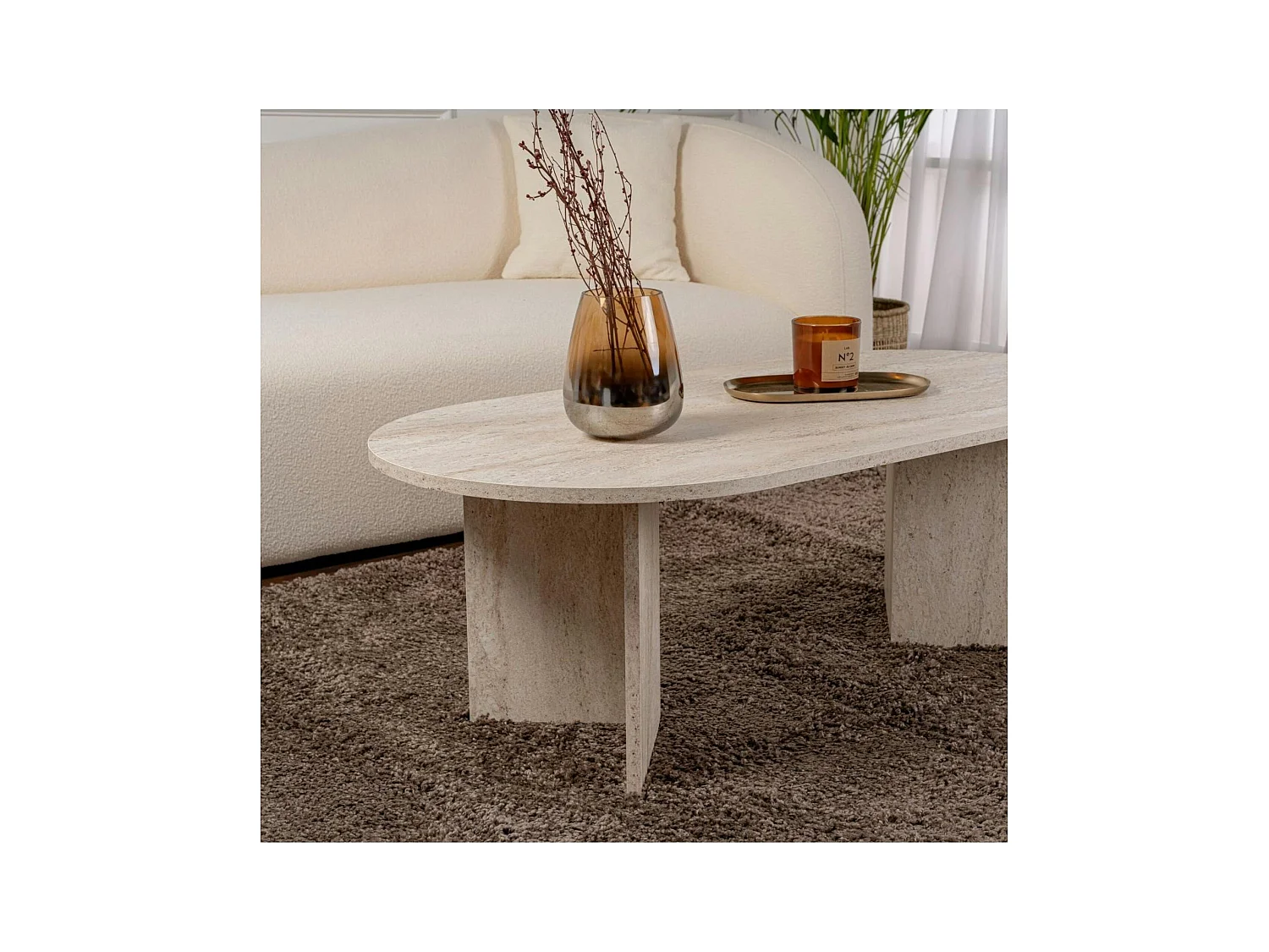 Table basse ovale effet travertin - pieds en V MARFA