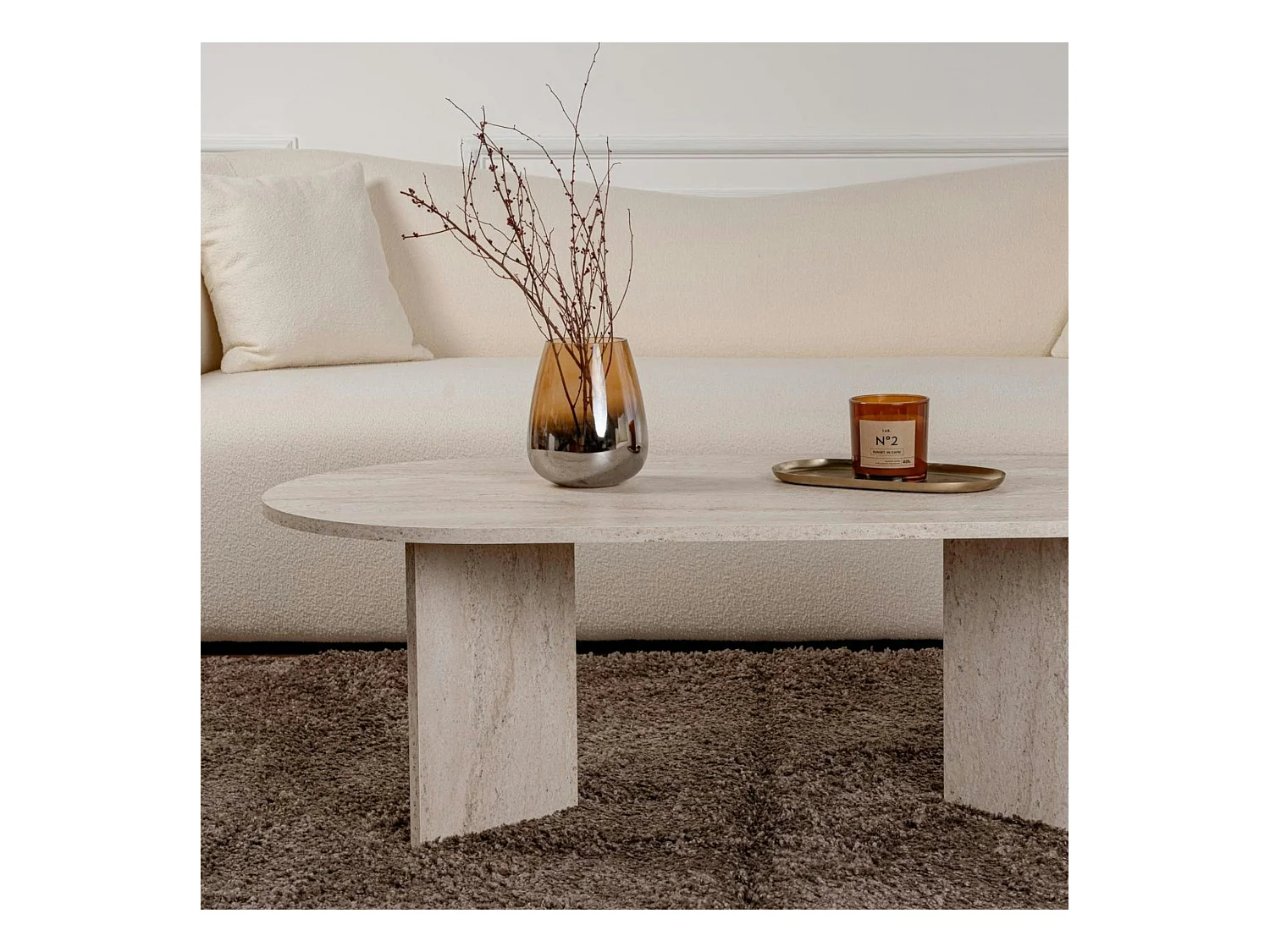 Table basse ovale effet travertin - pieds en V MARFA