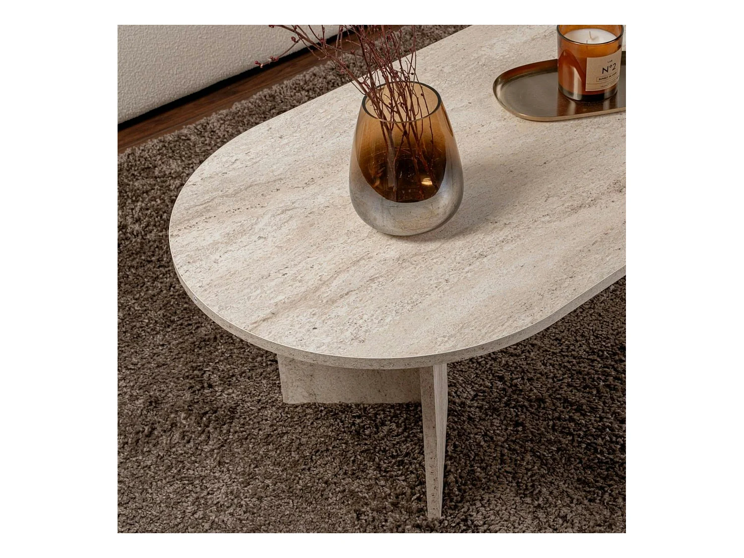 Table basse ovale effet travertin - pieds en V MARFA