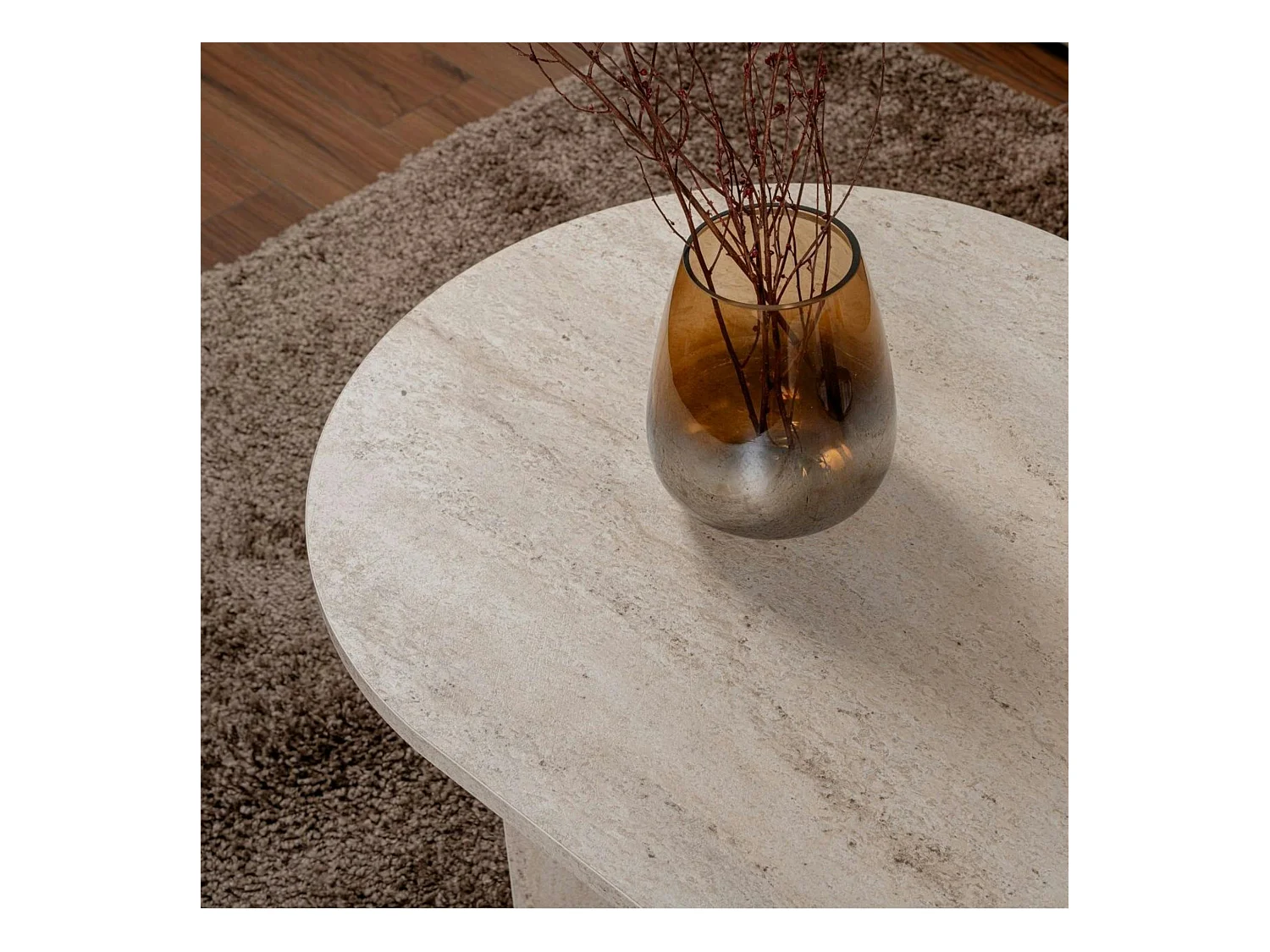 Table basse ovale effet travertin - pieds en V MARFA