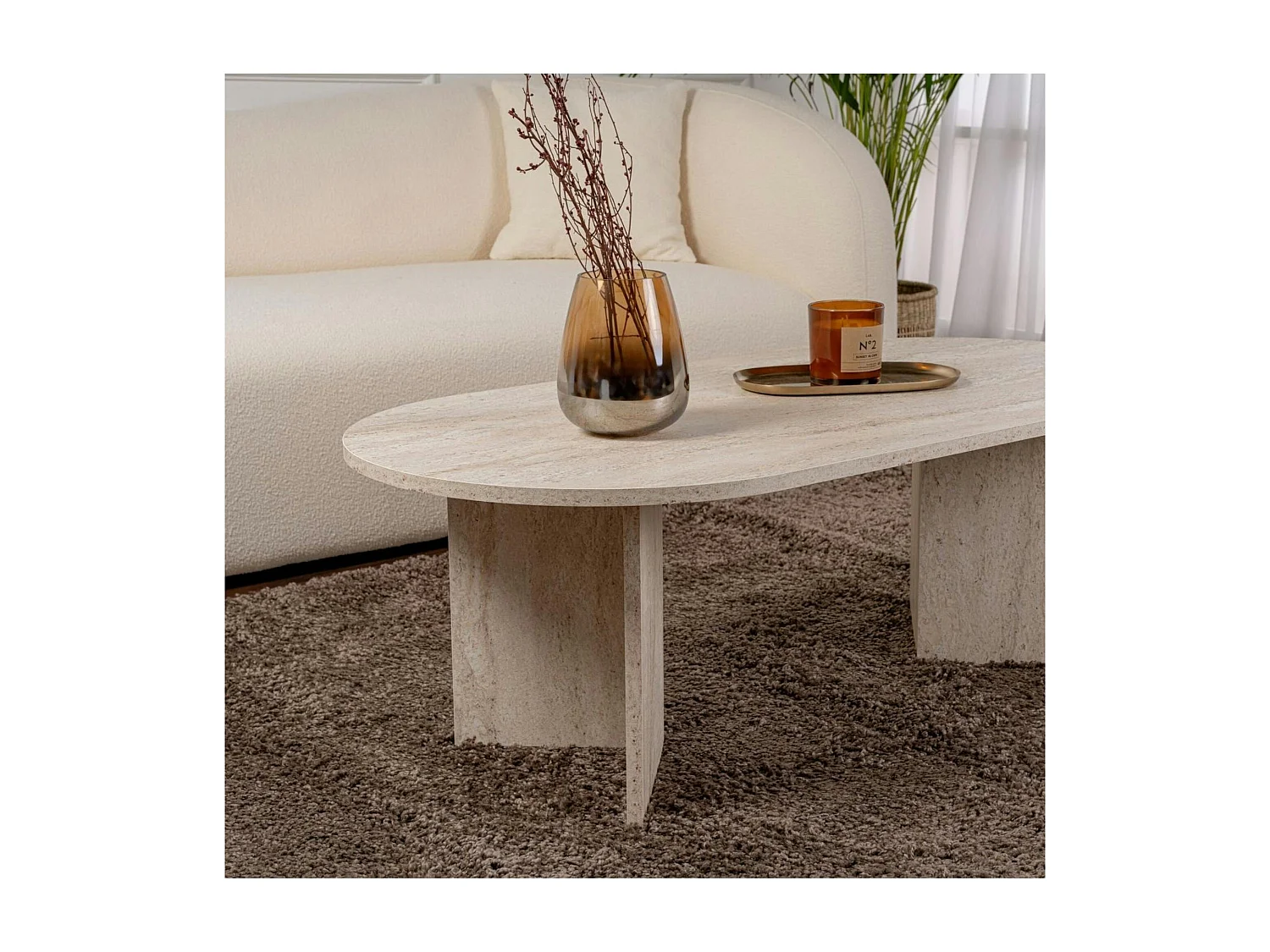 Table basse ovale effet travertin - pieds en V MARFA