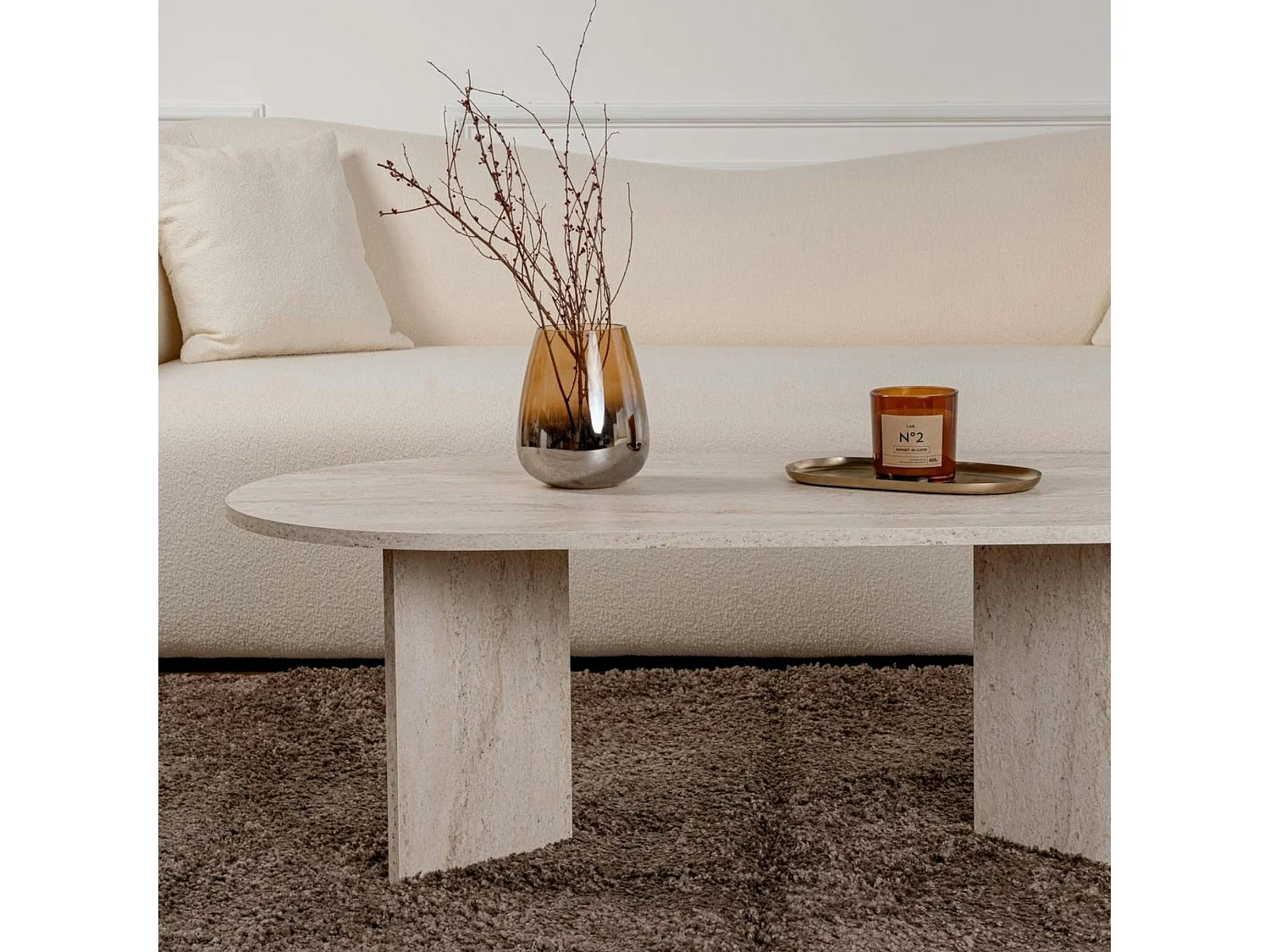 Table basse ovale effet travertin - pieds en V MARFA