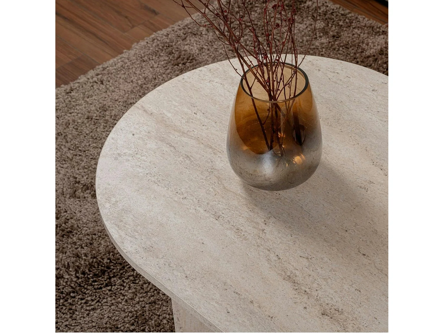 Table basse ovale effet travertin - pieds en V MARFA