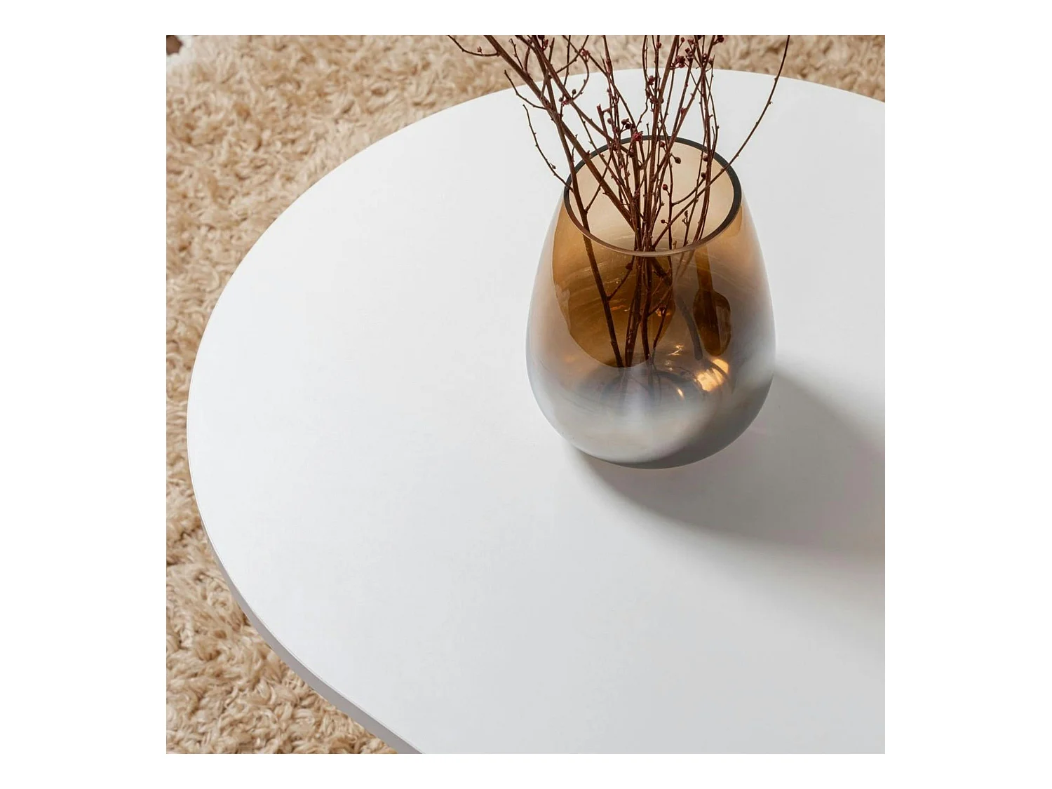 Table basse ovale blanche effet laque - pieds en V MARFA