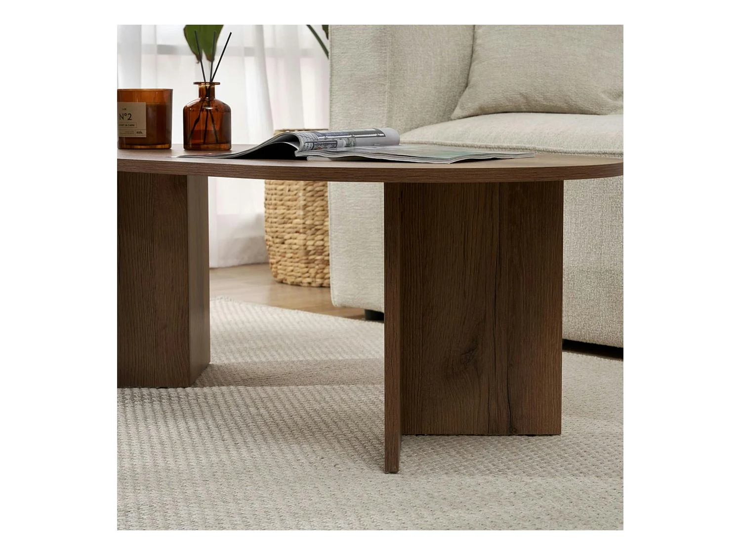 Table basse ovale effet noyer foncé - pieds en V MARFA