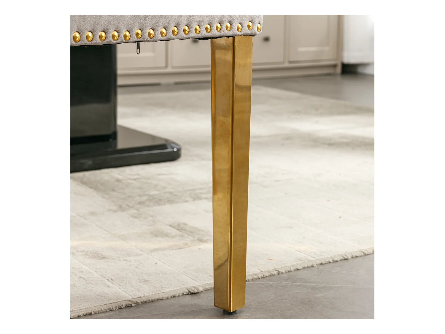 Sedia da pranzo moderna, velluto grigio, gambe in legno, chiodi decorativi, set da 2 (65x50x95 cm)