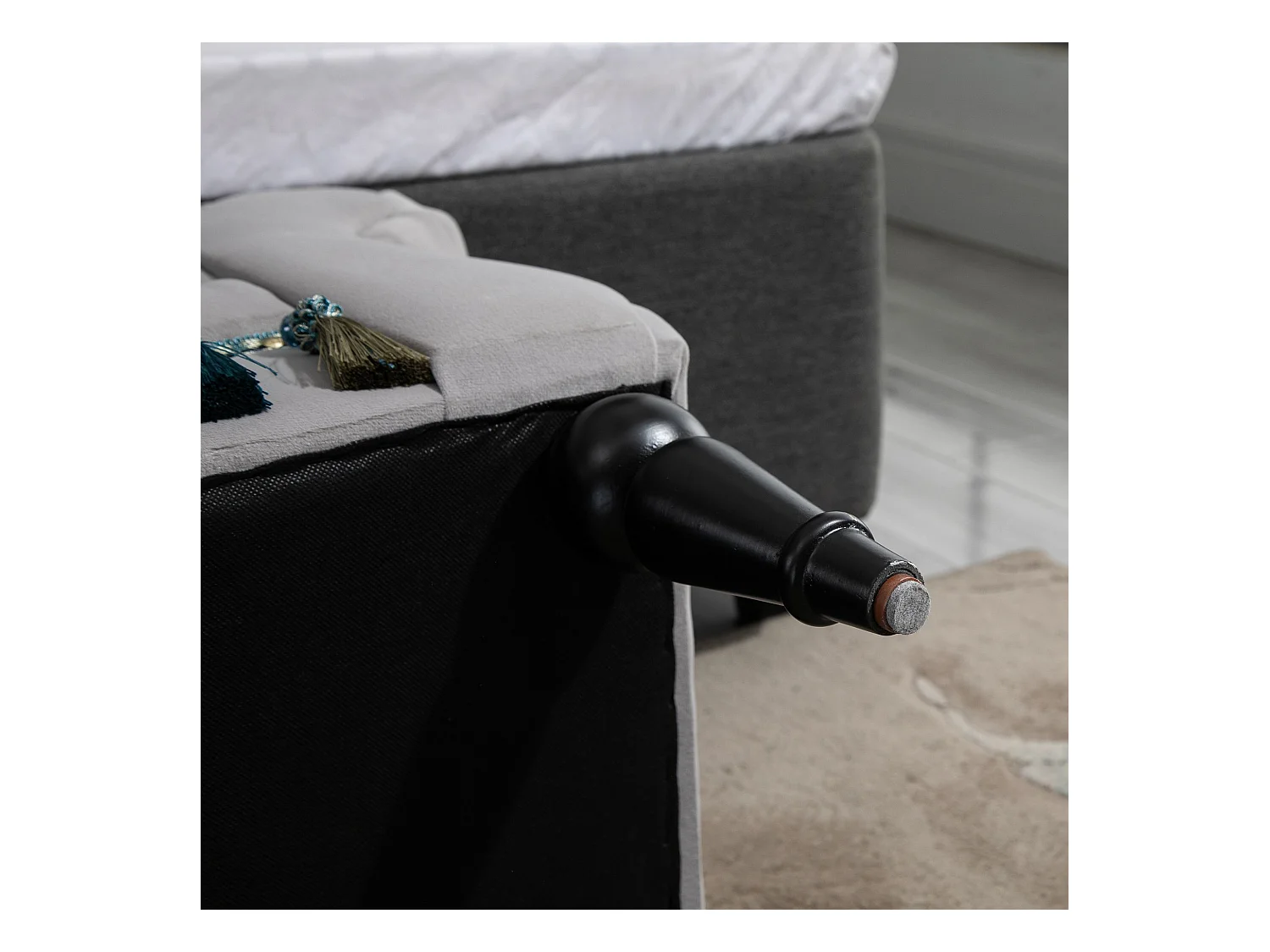 Banc rembourré élégant, structure bois massif, mousse latex, gris clair, multifonction pour salon et chambre (117x40x58cm)