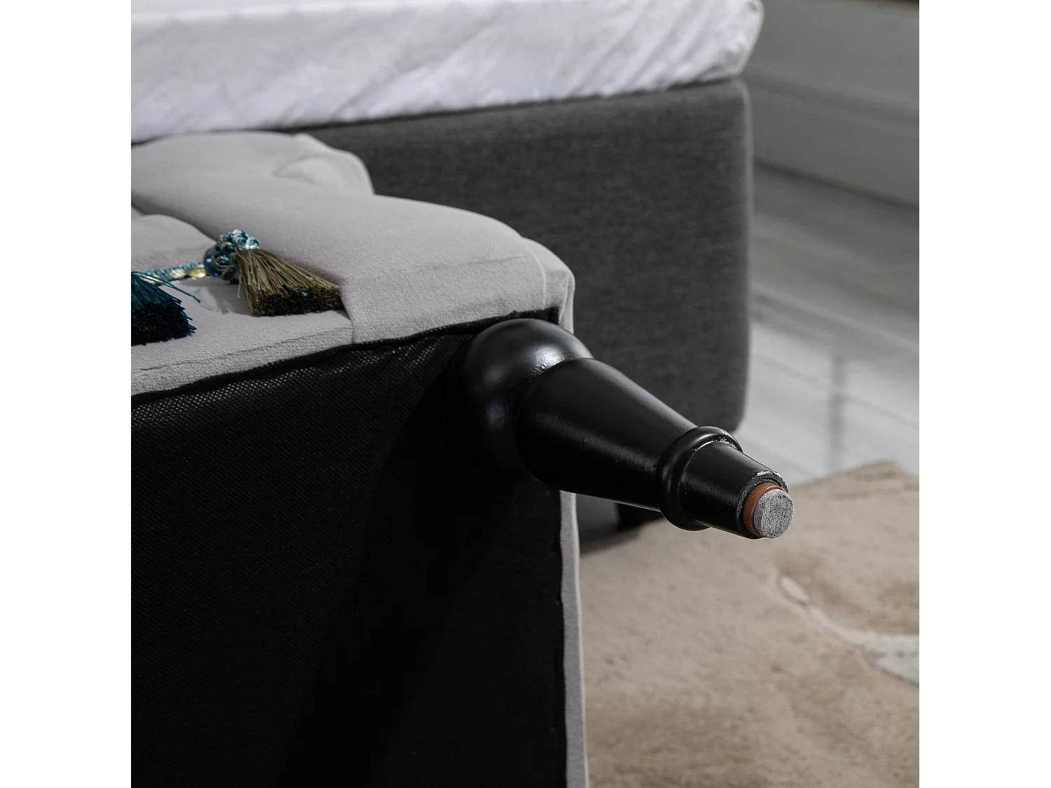 Banc rembourré élégant, structure bois massif, mousse latex, gris clair, multifonction pour salon et chambre (117x40x58cm)