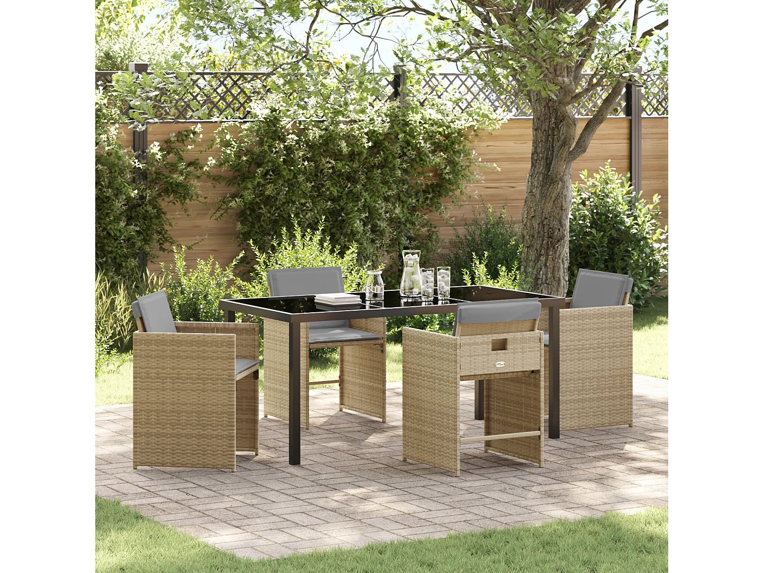 Set van 5 tuinstoelen met beige polyrotan kussens
