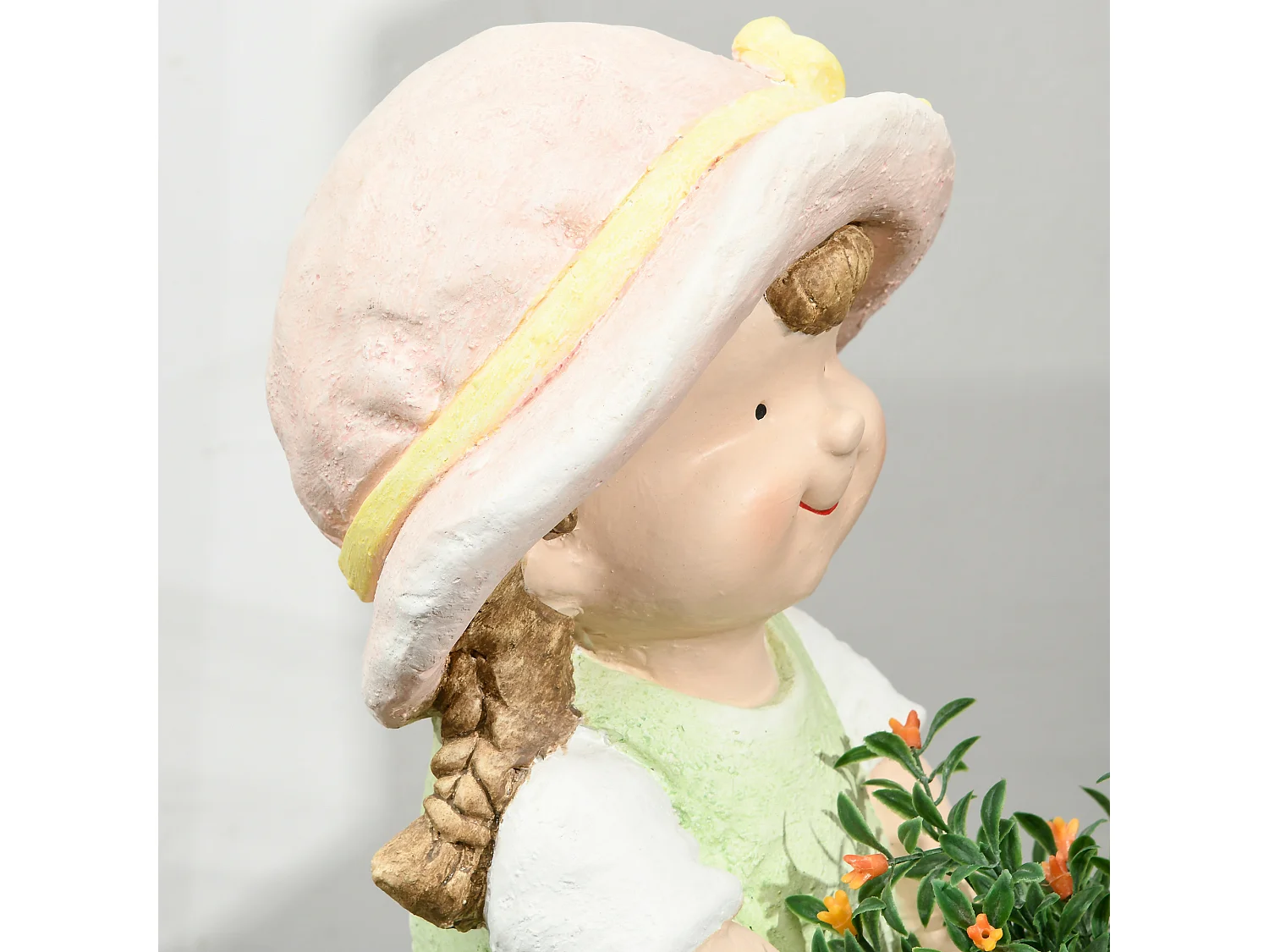 Decoratief beeldje meisje met bloemenmand, gemaakt van magnesiumoxide, veelkleurig, voor tuin en interieur (20x30x40 cm)