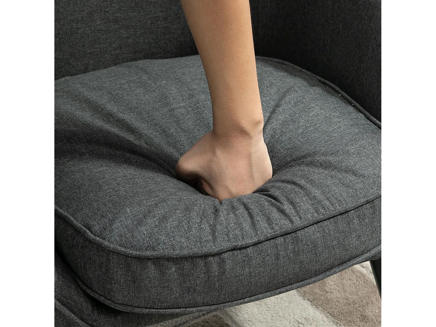 Fauteuil lounge avec accoudoirs, tissu lin, pieds en bois, gris (71x65x75 cm)