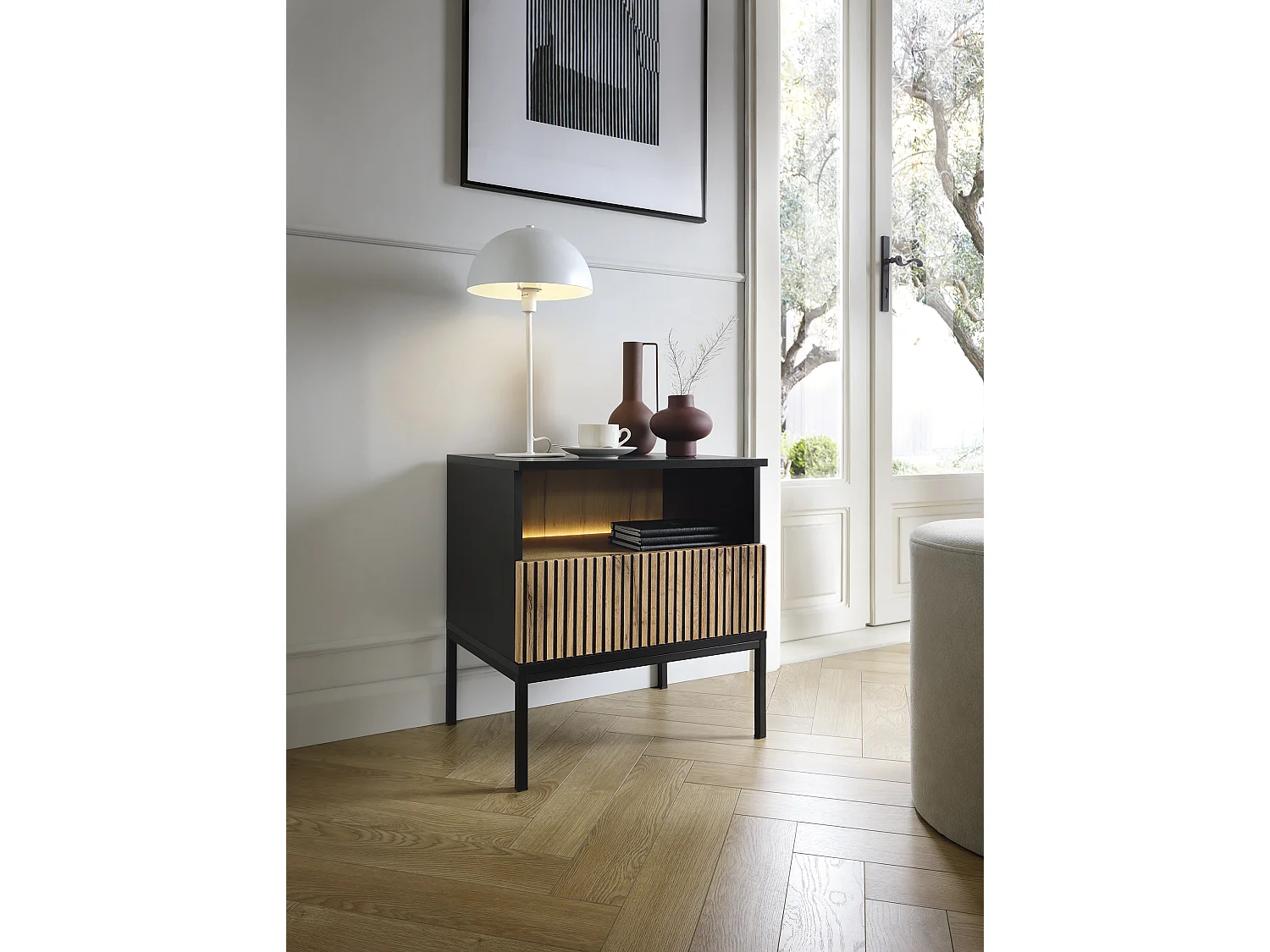 Mesa de cabeceira moderna com frente canelada, 54×56×39 cm, Preto / Carvalho Wotan