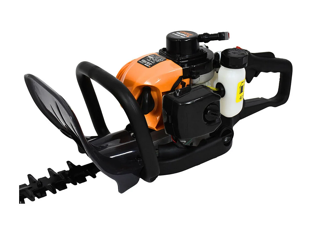 Taille-haie thermique 25,4 cm³ - lame 600 mm - CHESTER