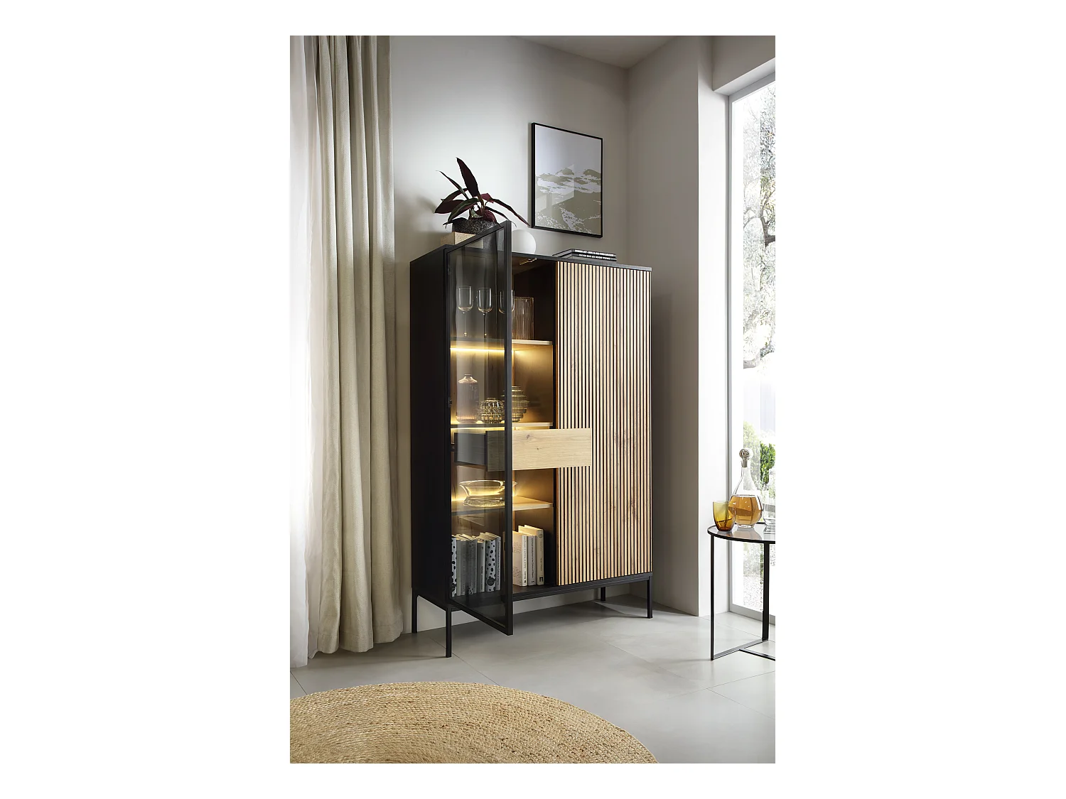 Vitrine haute moderne à façade cannelée, 104 x 166 x 39 cm, Noir / Chêne Wotan