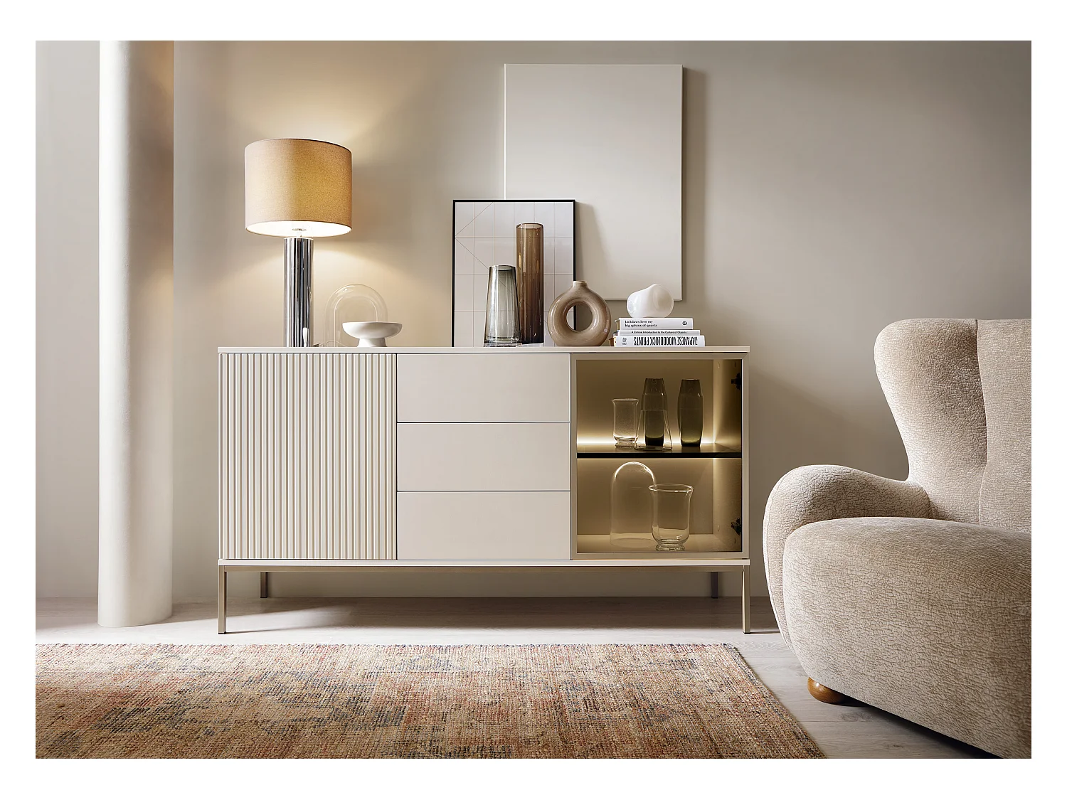 Commode large moderne et façade cannelée 154x83x39 cm, couleur Cachemire / Or