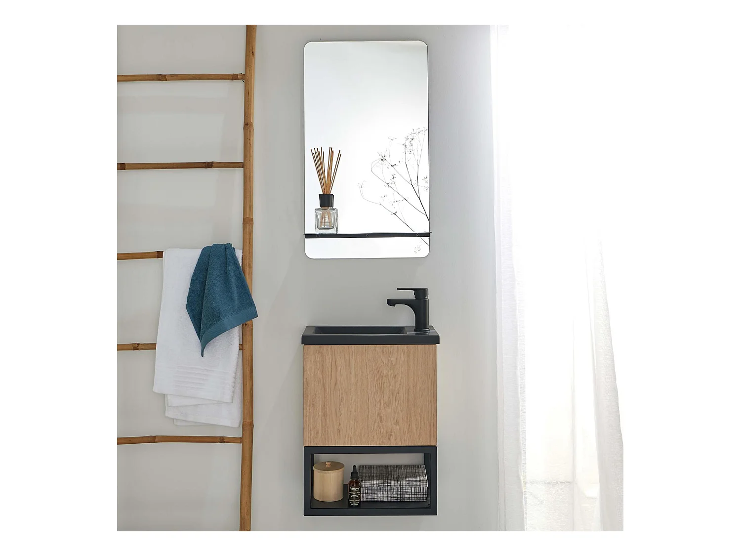 Conjunto de lavabo NOVA de metal y madera con grifería negra y estante de espejo