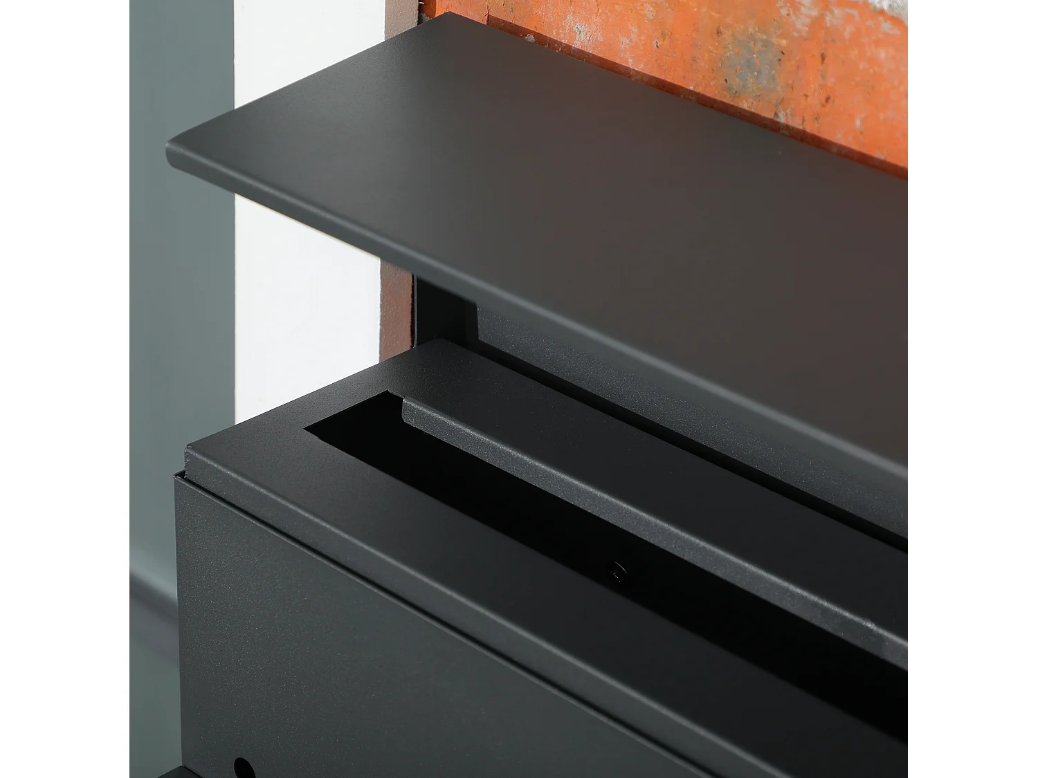 Cassetta postale con portagiornali e chiavi di sicurezza grigio