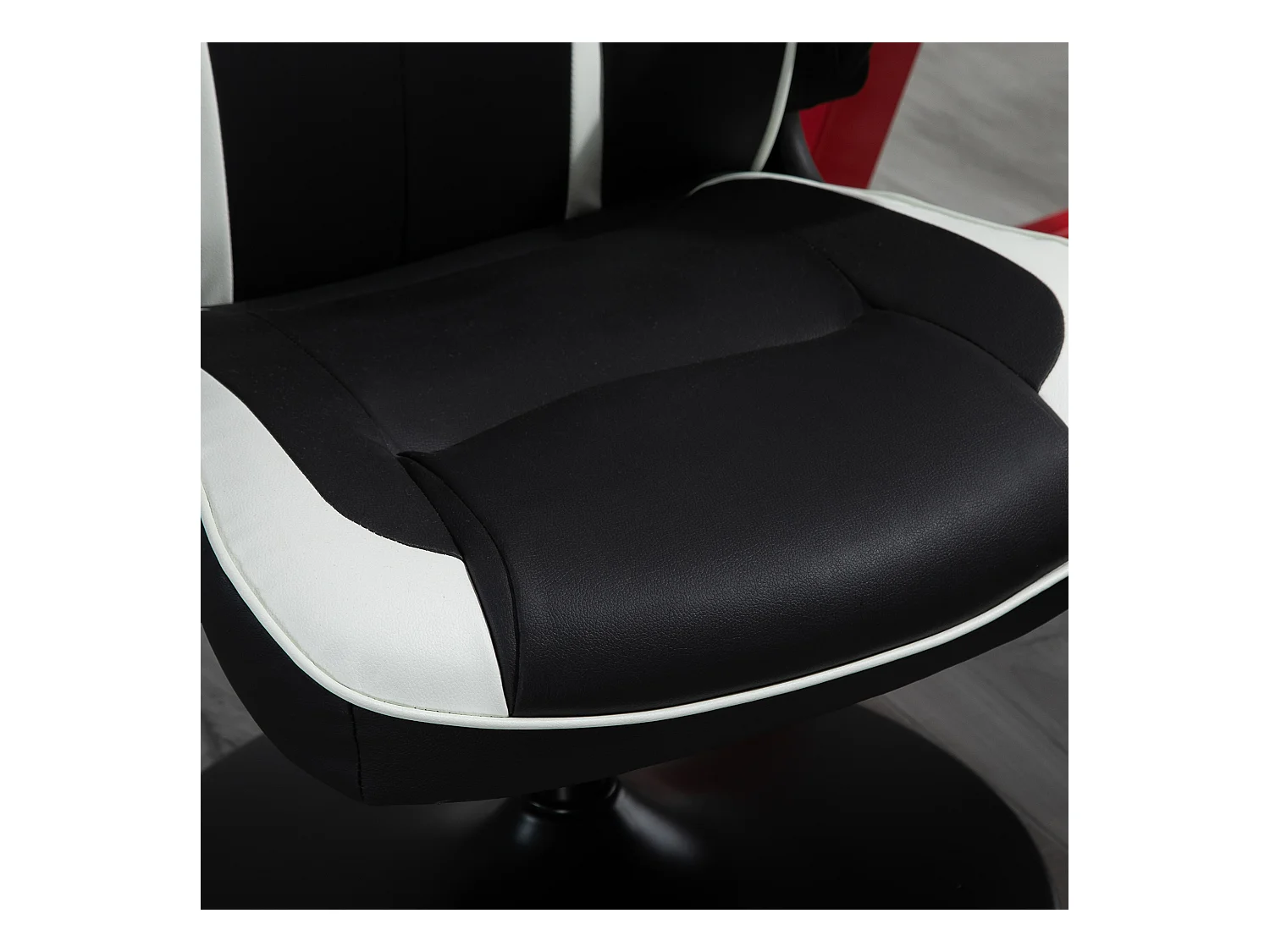 Sedia da gaming con altezza regolabile e braccioli pieghevoli