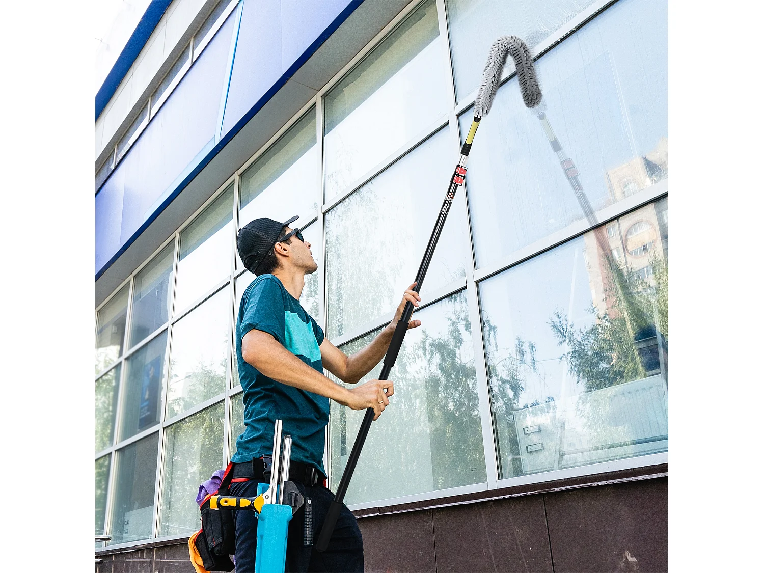 Kit di pulizia per casa e ufficio con 3 spolverini e asta lunga