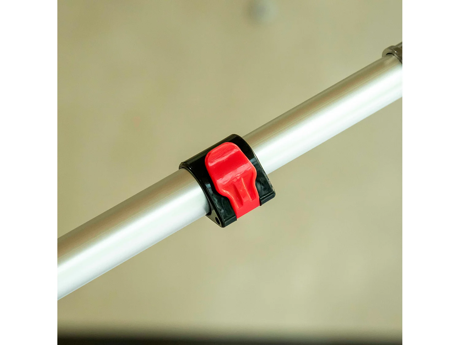 Kit di pulizia per casa e ufficio con 3 spolverini e asta lunga