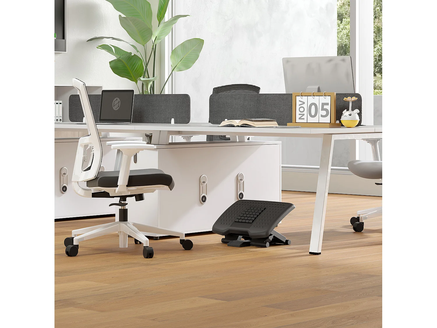 Poggiapiedi da scrivania regolabile massaggiante ed ergonomico nero