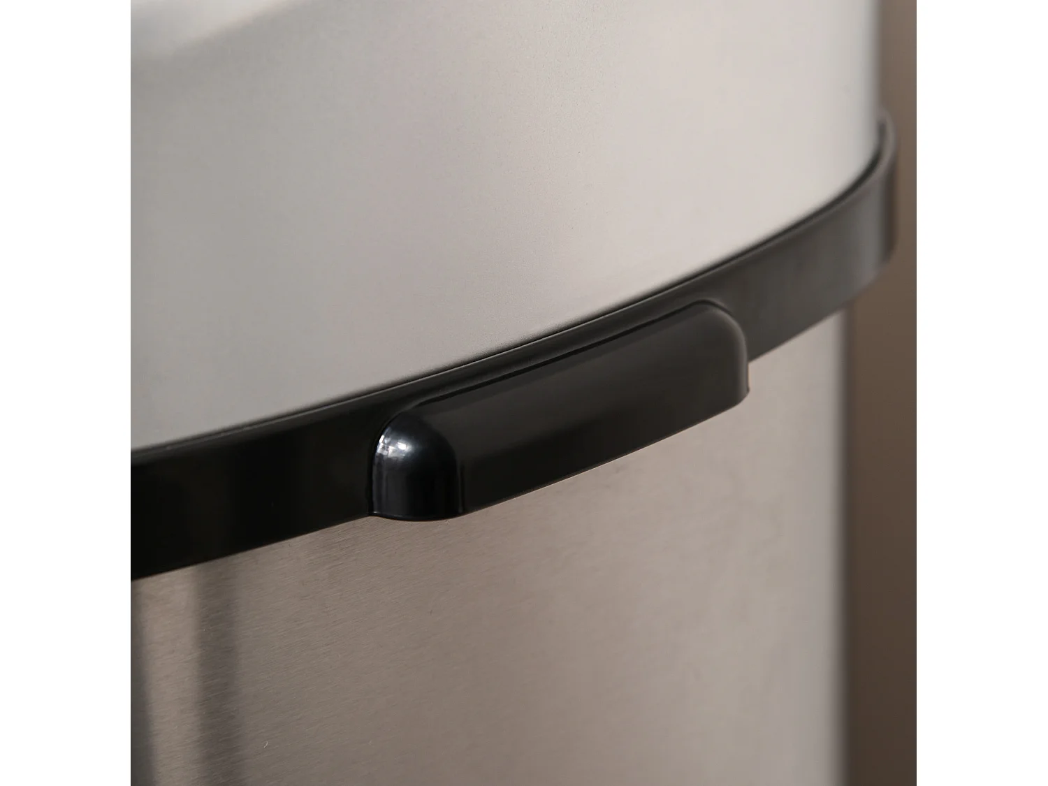 Pattumiera ad apertura automatica con sensore a infrarossi 58l