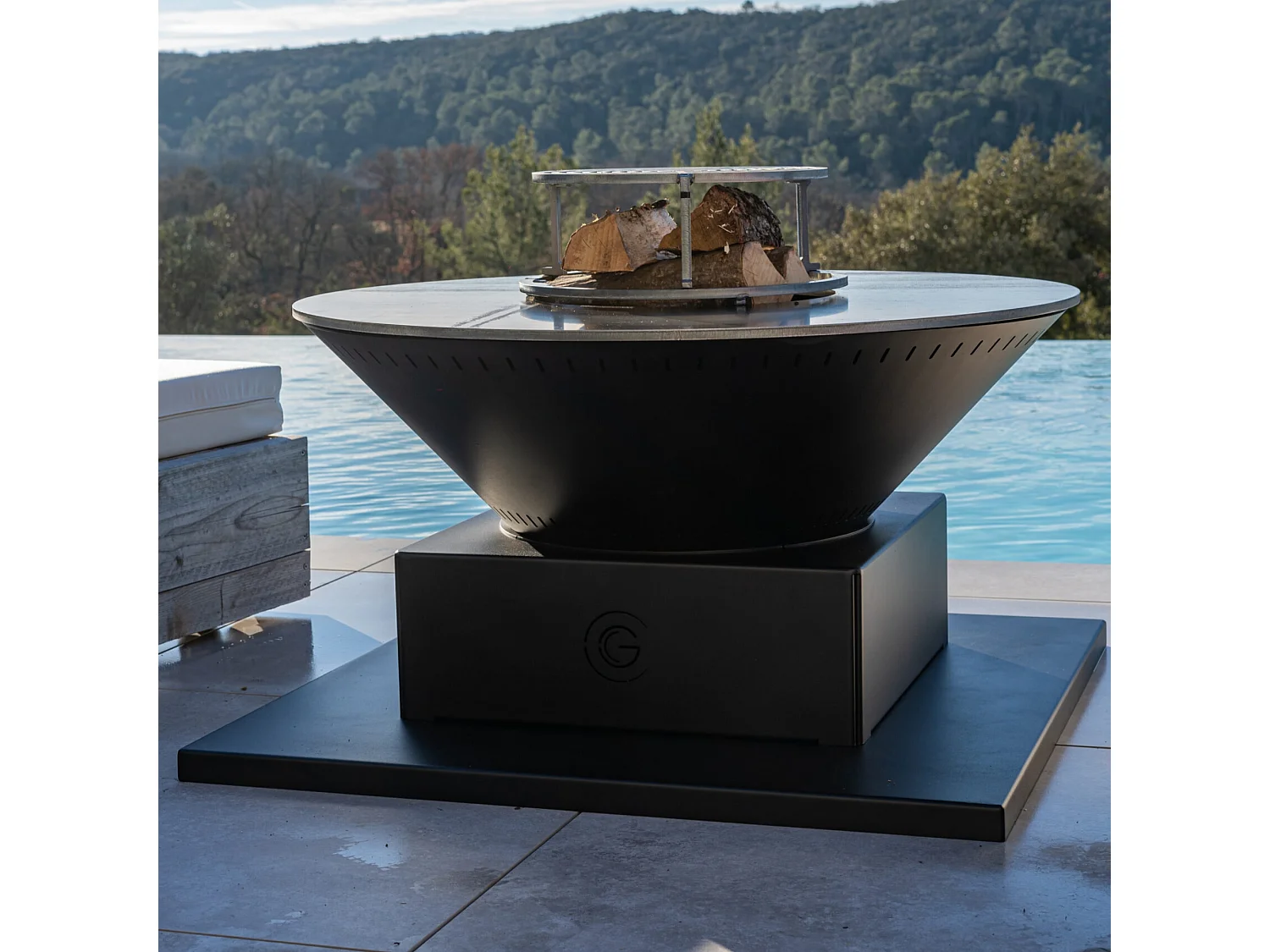 FESTIF POOL Brasero Double Cuve Aluminium 103x55cm - Noir - Design moderne et épuré pour réchauffer vos soirées extérieures