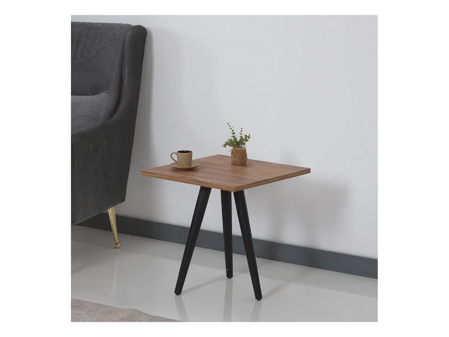 Table basse Ballerup carrée 50 x 45 x 45 cm effet noyer noir [en.casa]