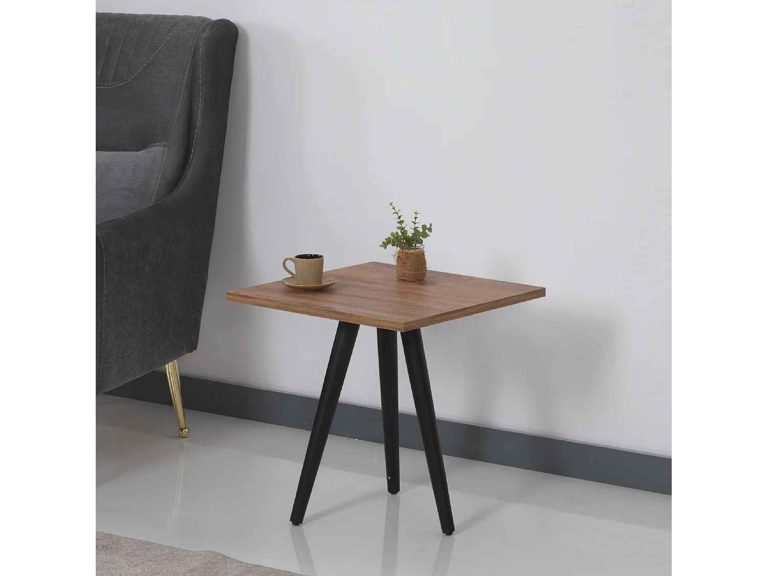 Table basse Ballerup carrée 50 x 45 x 45 cm effet noyer noir [en.casa]